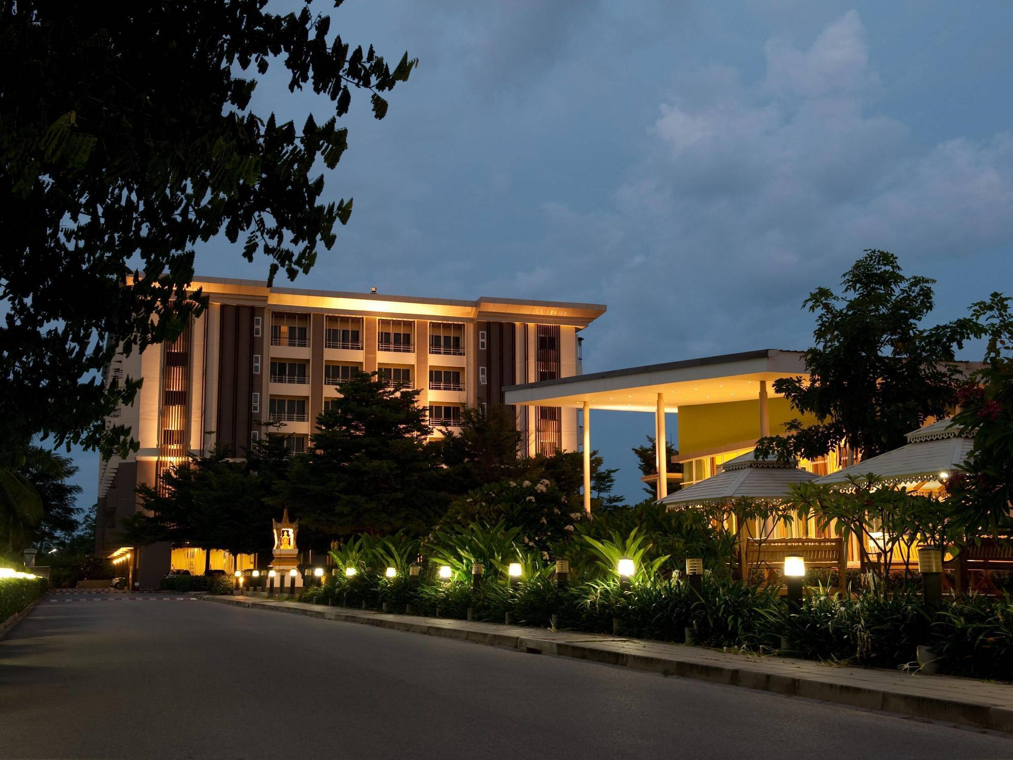 Silathip Huahin Serviced Apartment & Hotel Exterior photo